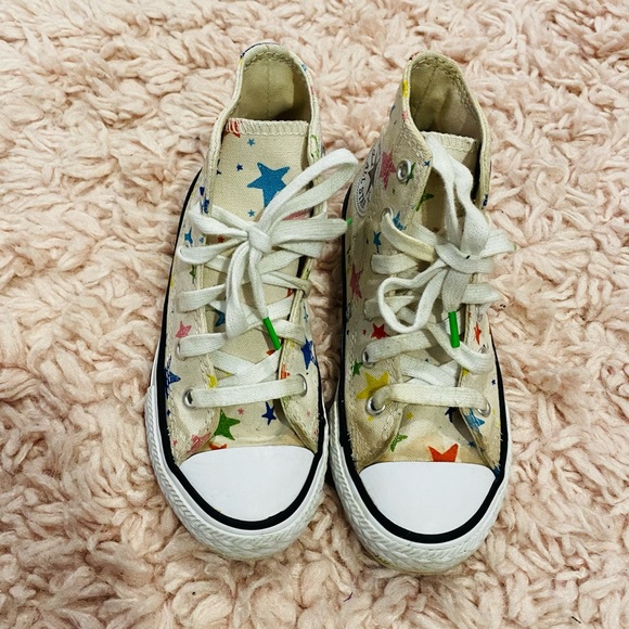 Converse - Picture 2 of 3